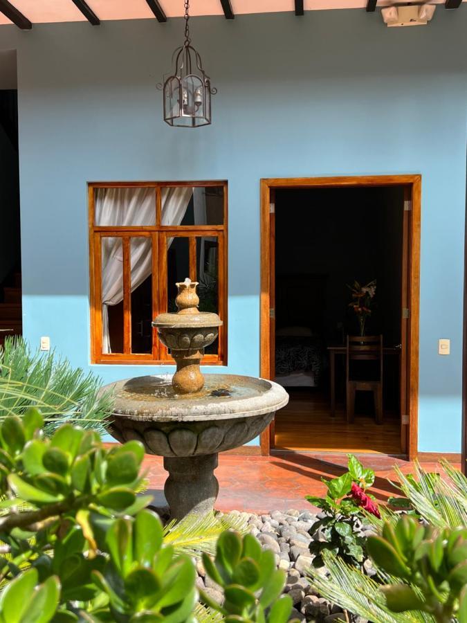 Casa Hibiscus Boutique Hotel Куэнка Экстерьер фото