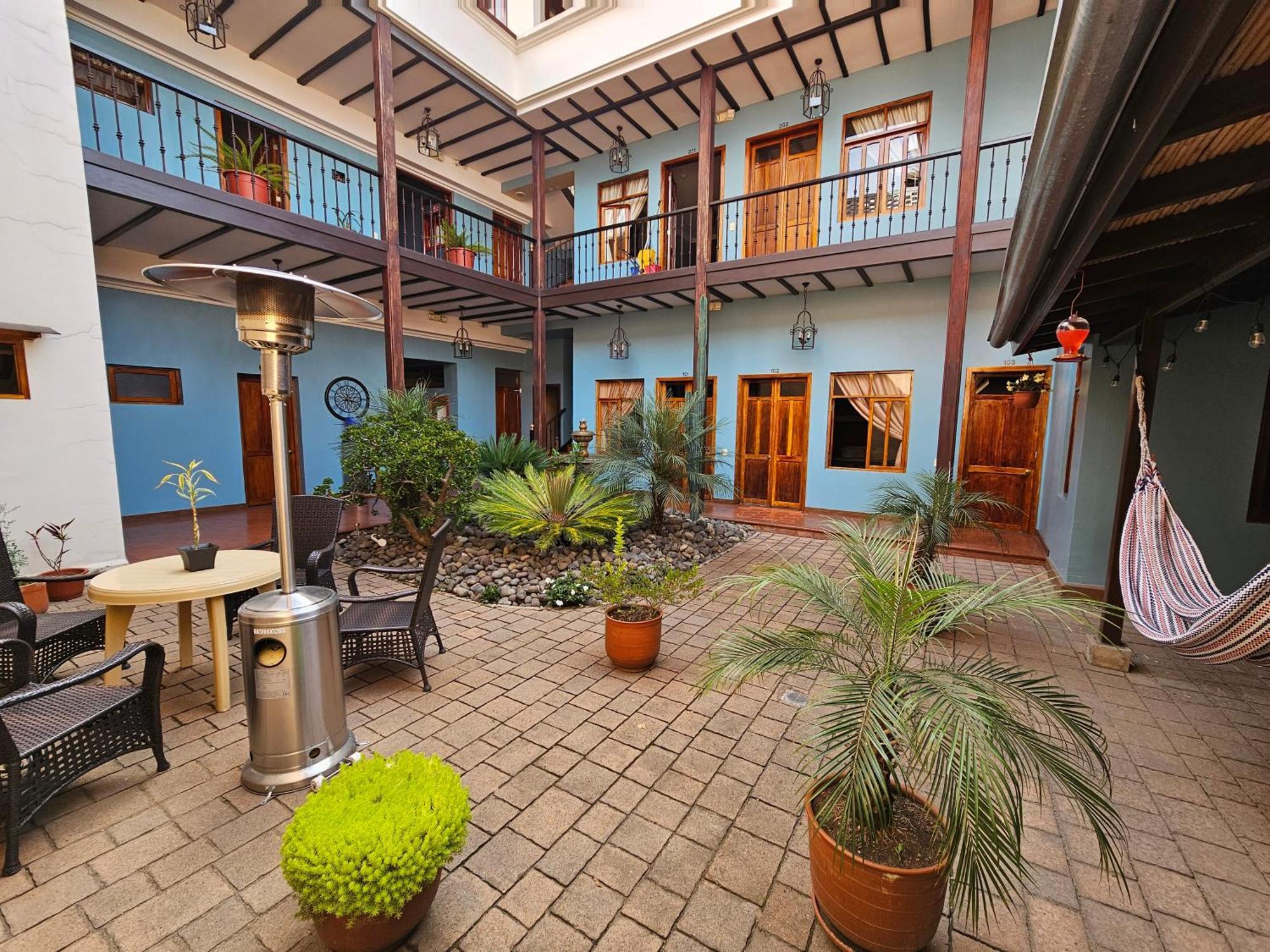 Casa Hibiscus Boutique Hotel Куэнка Экстерьер фото